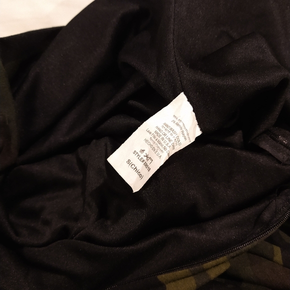 Camo Shorts Jumpsuit with Zipper Front - Picture 8 of 8